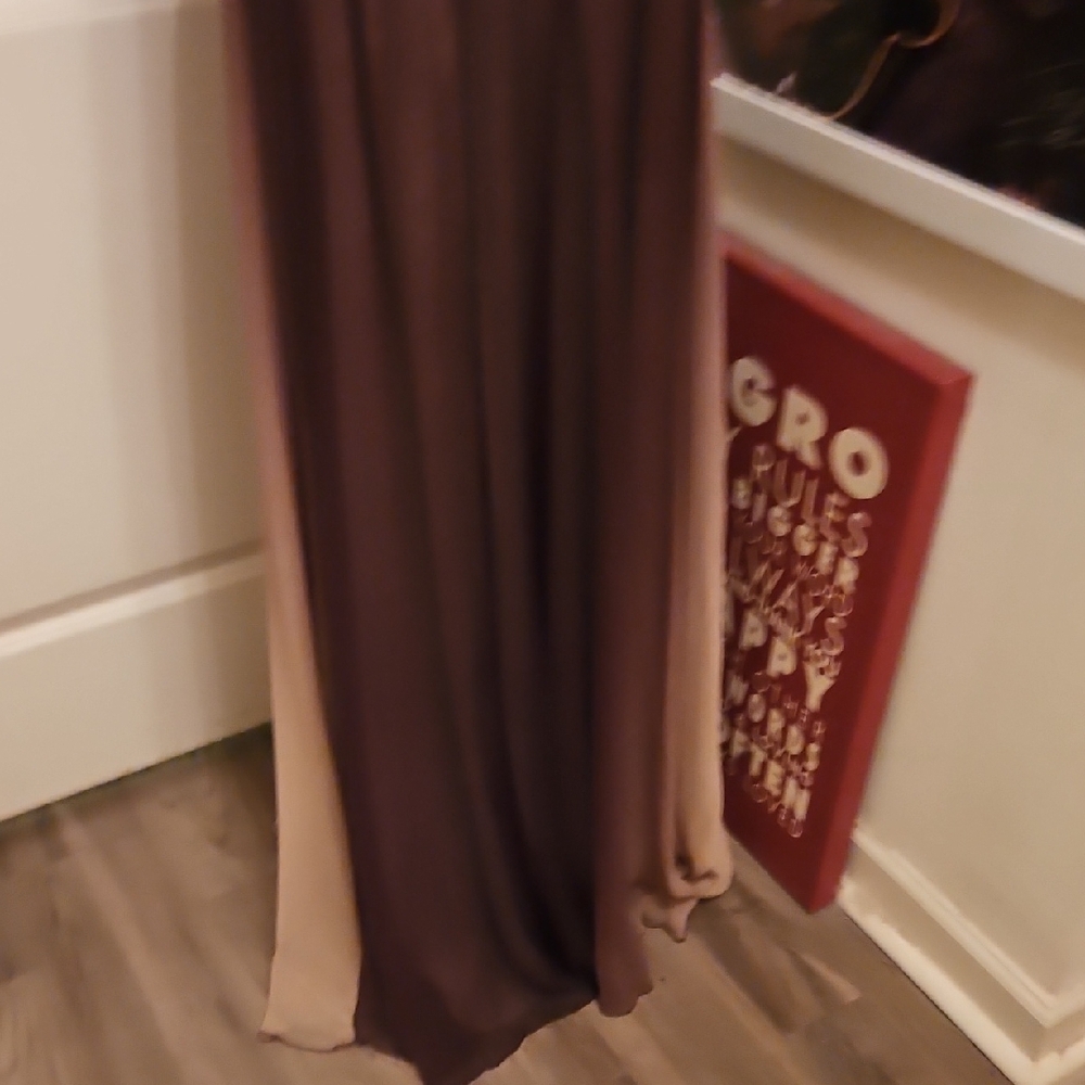 BCBGMaxAzria Beige Label Close-Up - Picture 8 of 10